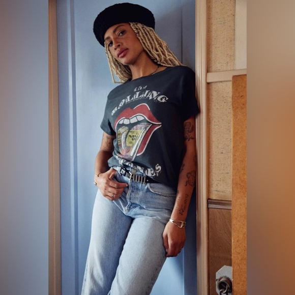 DAYDREAMER NWT ROLLING STONES TICKET FILL TONGUE TOUR TEE SIZE - MED - Picture 7 of 11